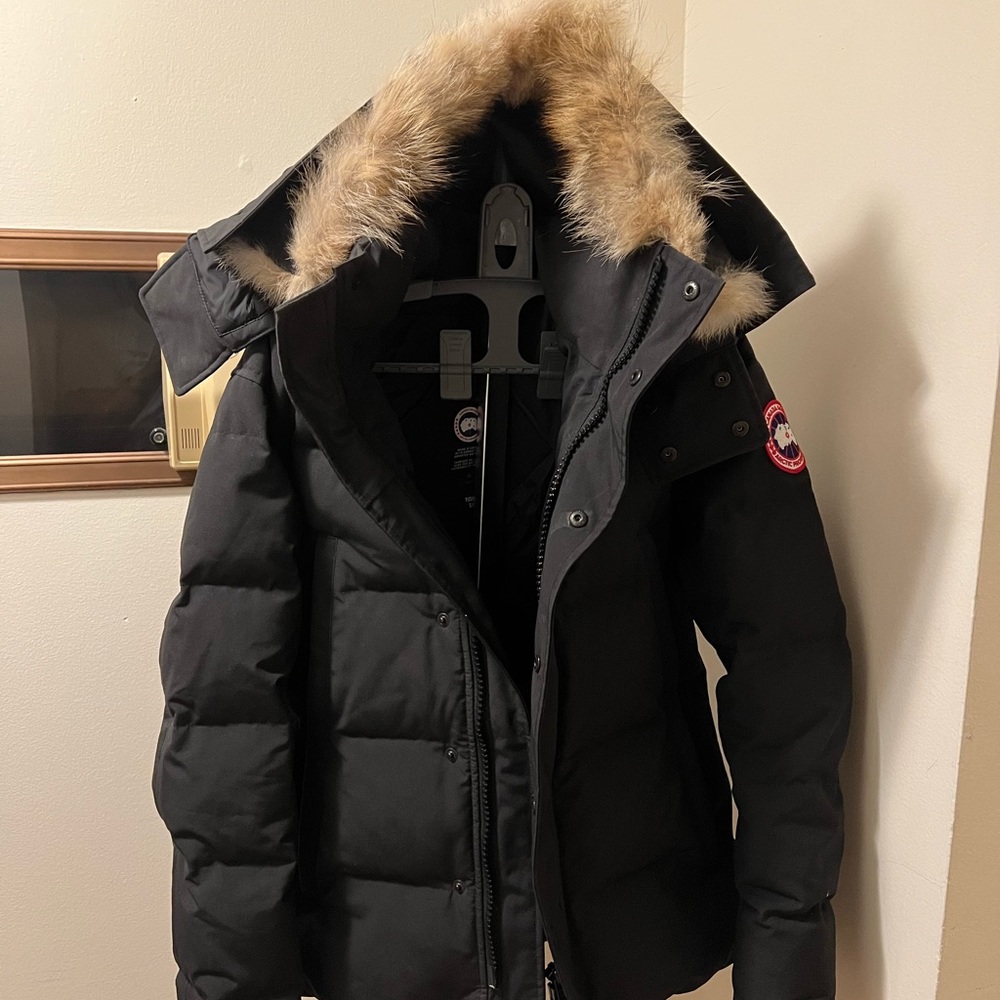Canada goose fur hood jacket